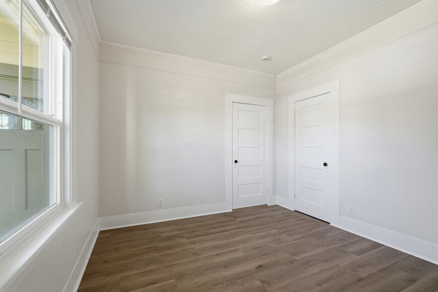 More Photos Of 338 Garretson Ave, Rodeo Apartments For Sale