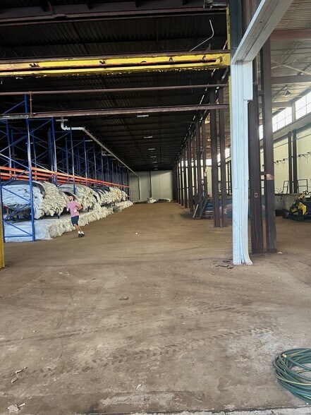 More Photos Of 812 N Beck St, Sebewaing Warehouse For Sale