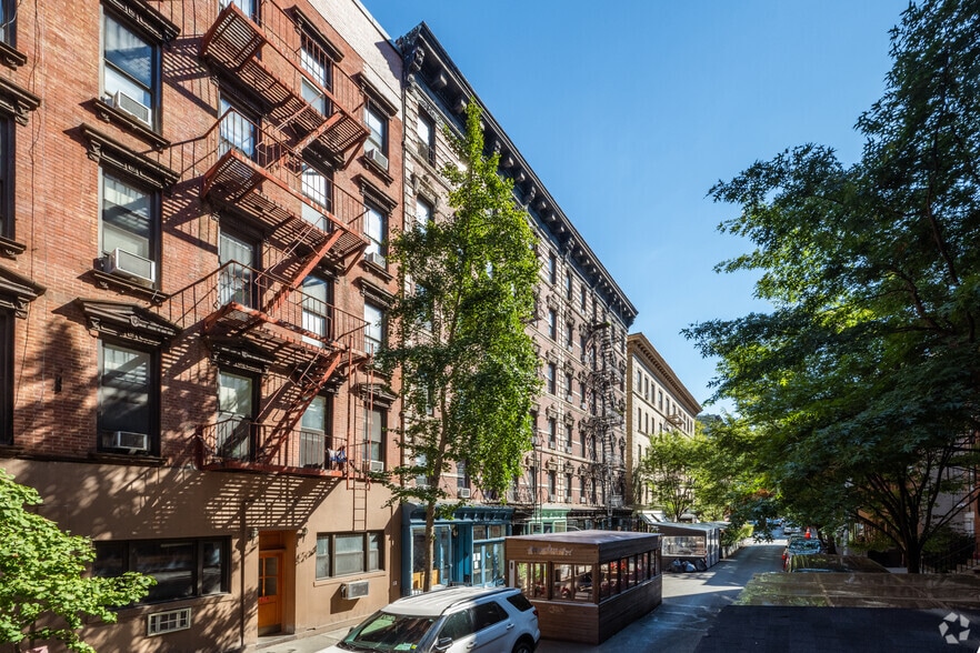 Primary Photo Of 137 Sullivan St, New York Apartments For Lease