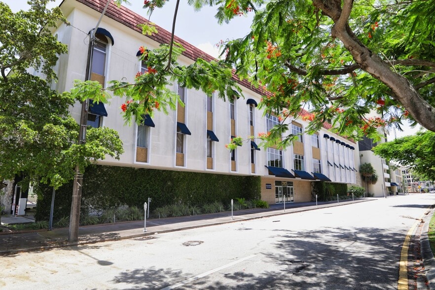More Photos Of 717 Ponce de Leon Blvd, Coral Gables Office For Sale