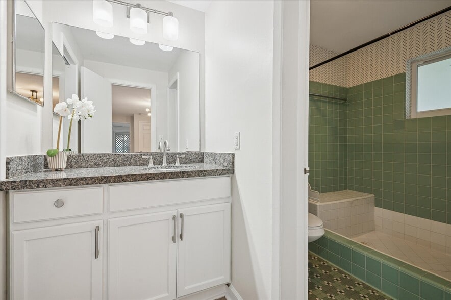 More Photos Of 1123 NE 14th Ave, Fort Lauderdale Apartments For Sale