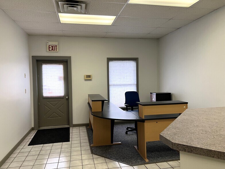 More Photos Of 102 Wolcott Rd, Wolcott Office For Lease