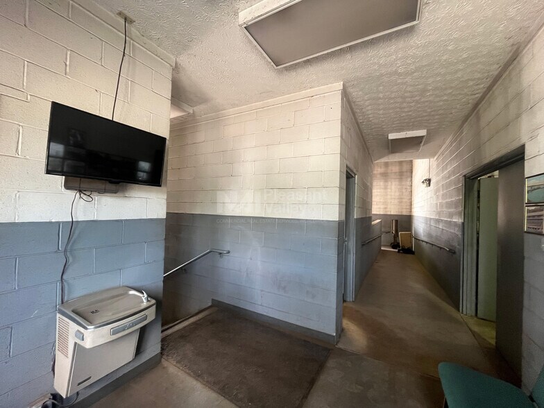 More Photos Of 2360 E Waterloo Rd, Akron Industrial For Sale