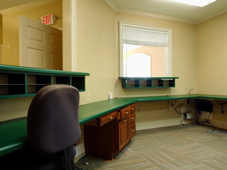 More Photos Of 3218 Mill St, Covington Medical For Sale