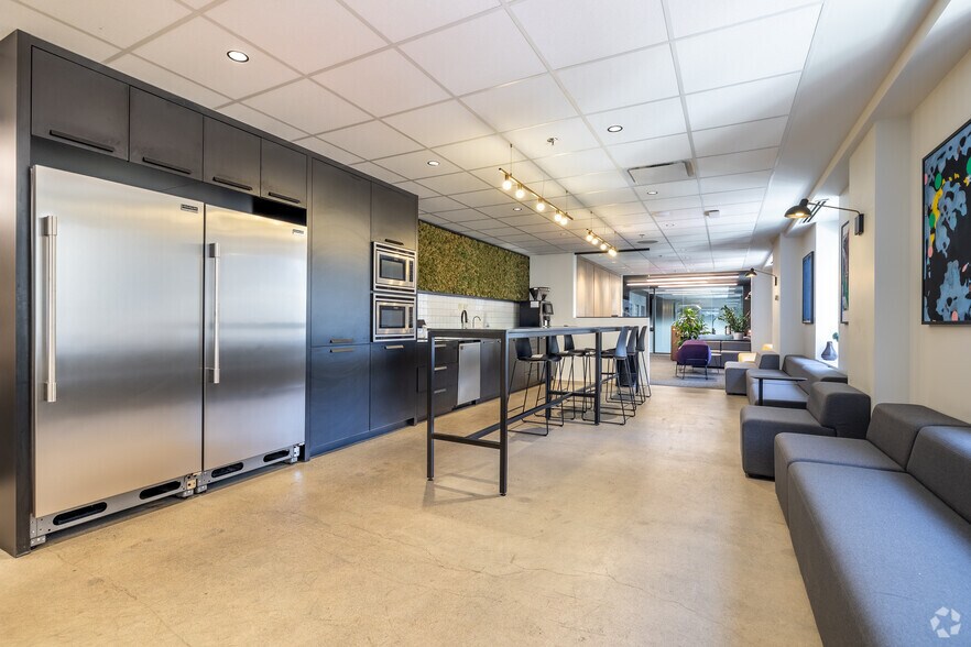 More Photos Of 1555 Rue Peel, Montréal Office For Lease