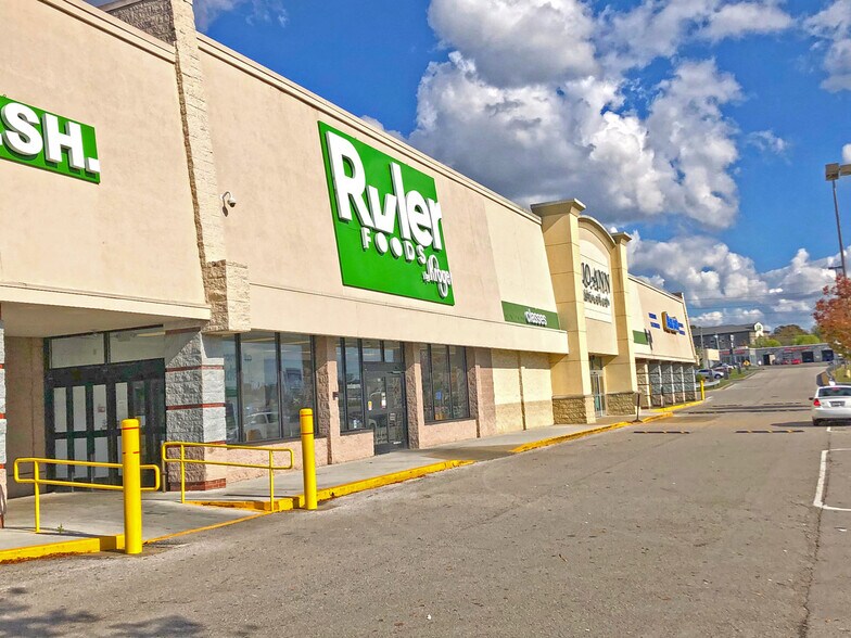 More Photos Of 310-376 N L Rogers Wells Blvd, Glasgow Unknown For Lease