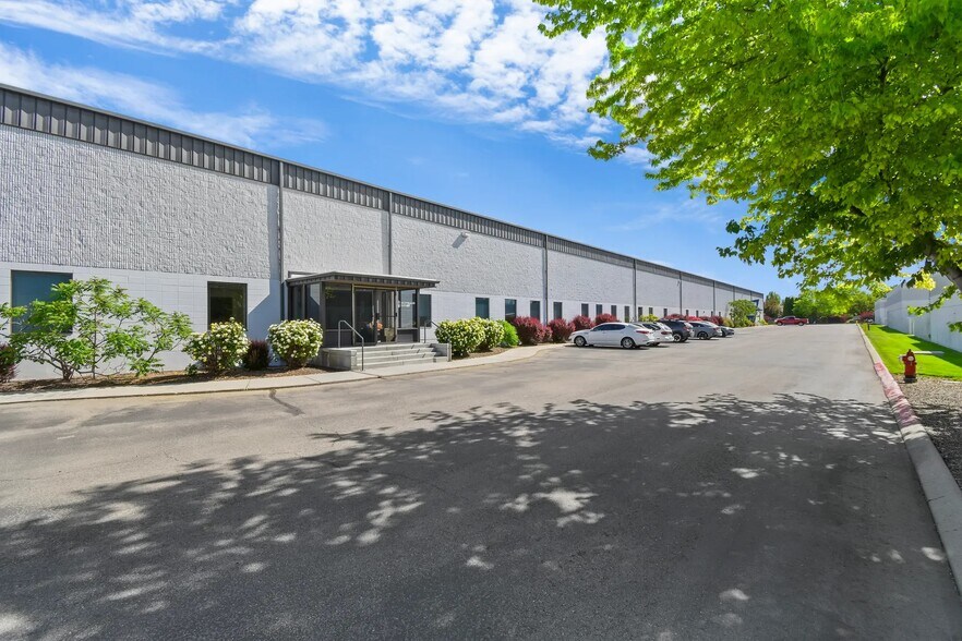 More Photos Of 646-652 N Five Mile Rd, Boise Warehouse For Lease