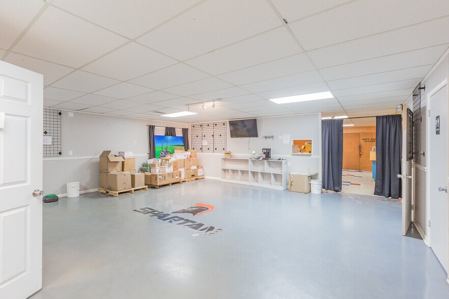 More Photos Of 300 Alamar St, Fort Oglethorpe General Retail For Sale