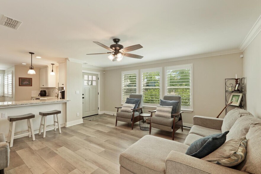 More Photos Of 595 E Augusta St, Woodbridge Apartments For Sale
