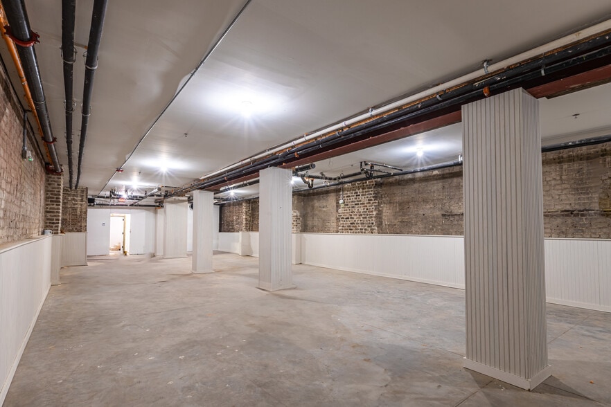 More Photos Of 23 W Broughton St, Savannah Apartments For Lease