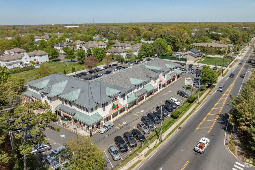 More Photos Of 911 E County Line Rd, Lakewood Office For Lease