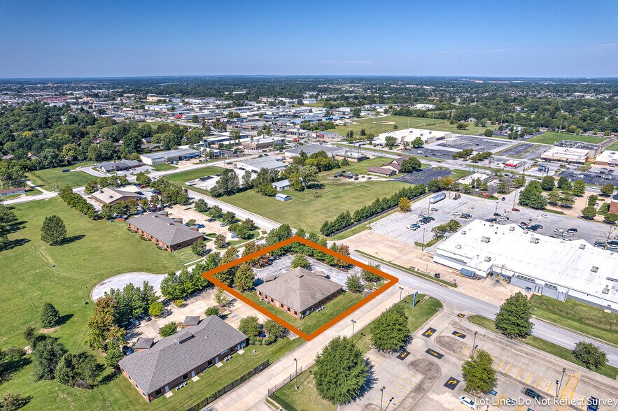 More Photos Of 1479 Executive Pl, Springdale Medical For Sale