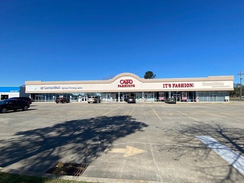 Primary Photo Of 6404 Groom Rd, Baker General Retail For Lease