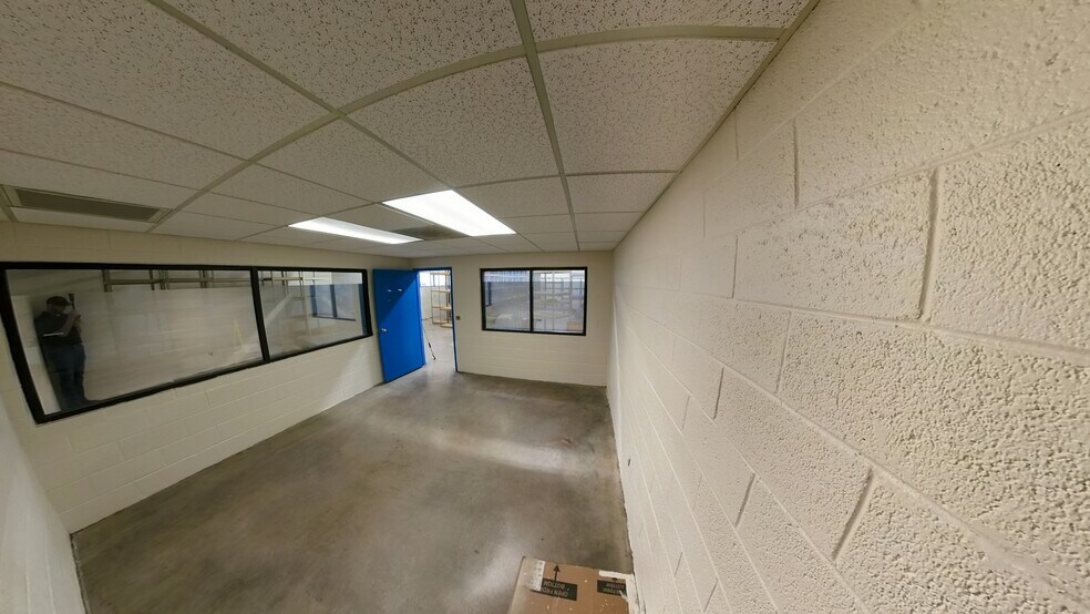 More Photos Of 1415 S Cherry Ave, Tucson Warehouse For Sale