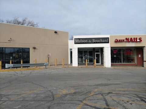 More Photos Of 7600-7610 W Capitol Dr, Milwaukee Unknown For Lease