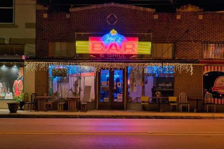Primary Photo Of 107 W Main St, Llano Bar For Sale