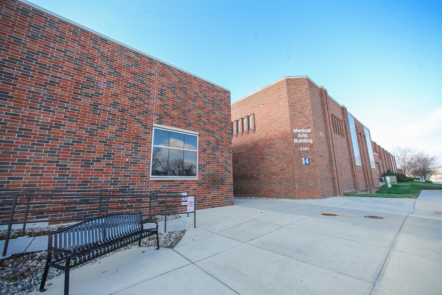 More Photos Of 2101 Jackson St, Anderson Medical For Lease