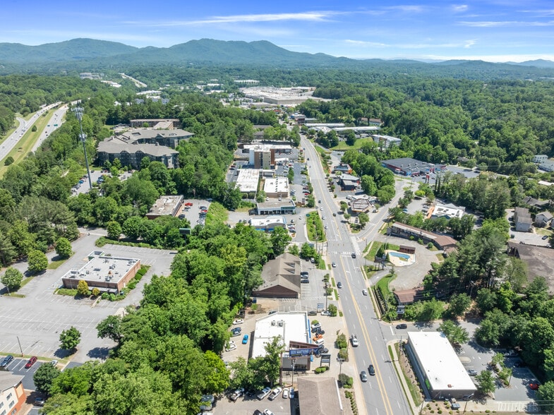 More Photos Of 148 Tunnel Rd, Asheville Storefront For Sale