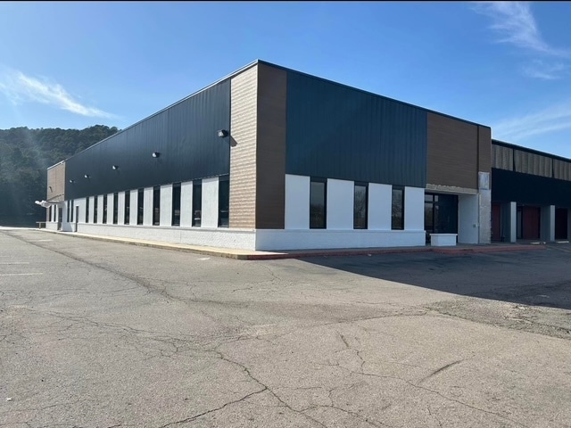 Primary Photo Of 3209 Main Place, Russellville Flex For Lease