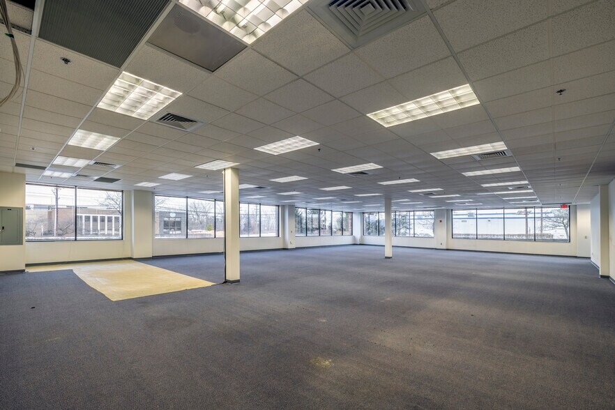 More Photos Of 760 Washington Ave, Carlstadt Light Distribution For Lease