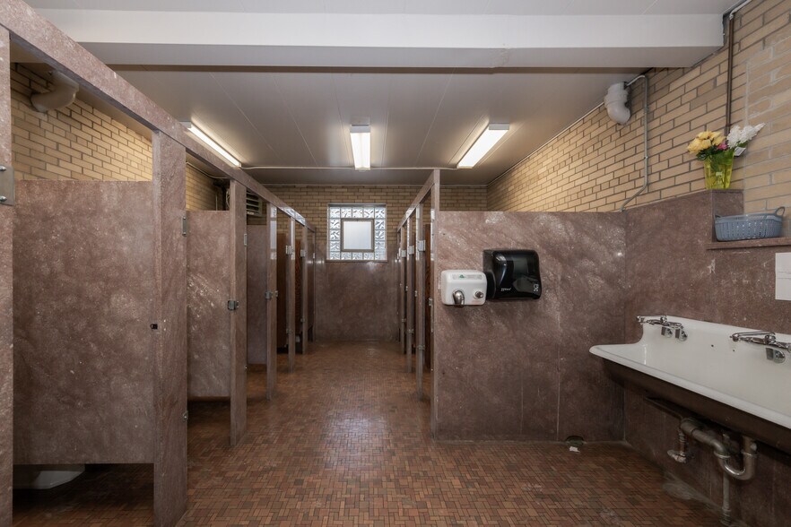 More Photos Of 200 S Oak Park Ave, Oak Park Schools For Sale