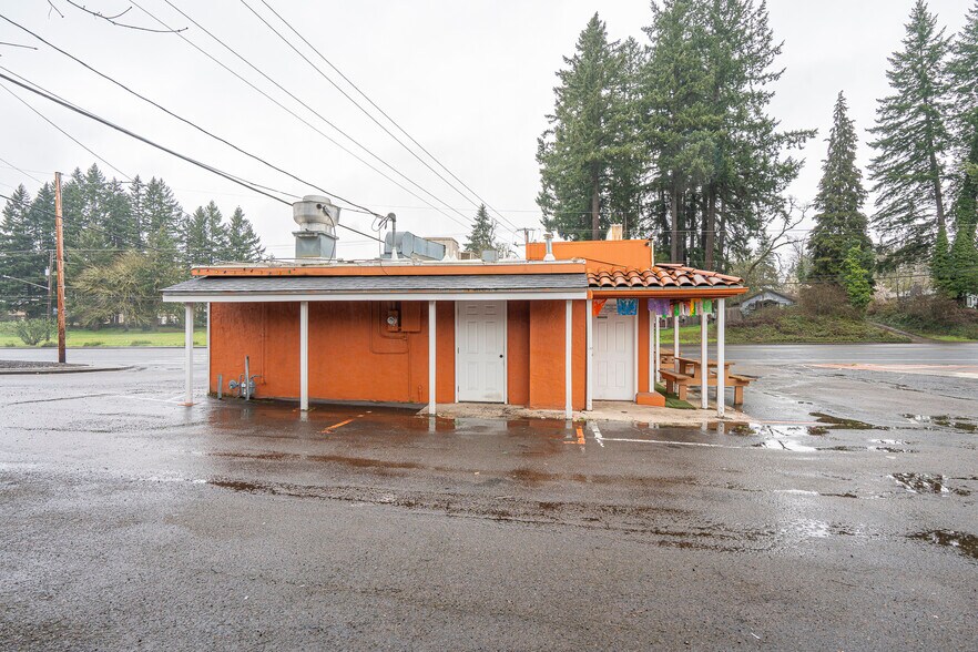 More Photos Of 3103 Highway 20, Sweet Home Restaurant For Sale