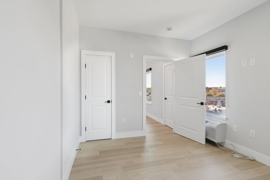 More Photos Of 34-40 Hudson St, Newark Apartments For Lease