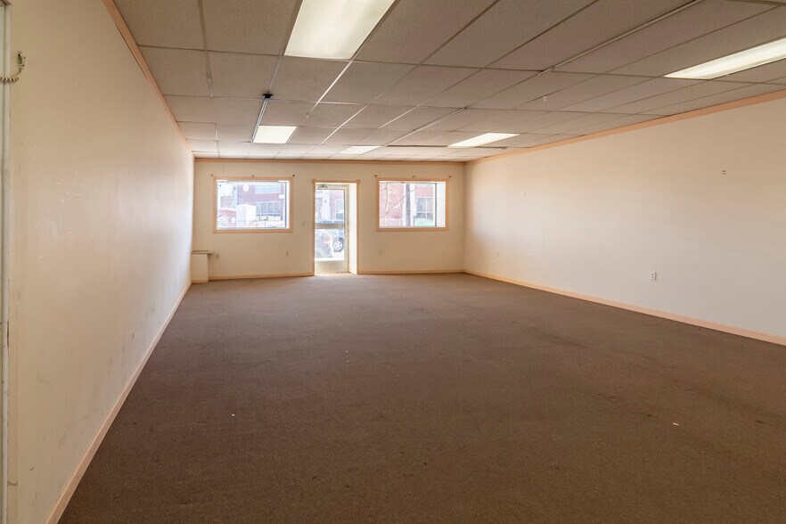 More Photos Of 300 S Illinois Ave, Carbondale Storefront Retail Office For Sale