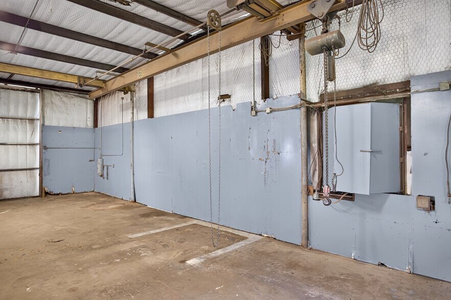 More Photos Of 903 Sayers St, Lufkin Warehouse For Sale