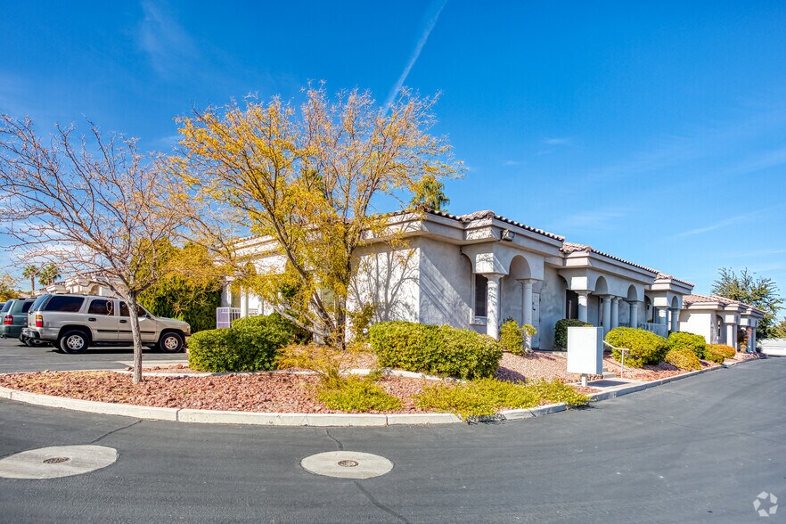 More Photos Of 5852 S Pecos Rd, Las Vegas Office For Sale