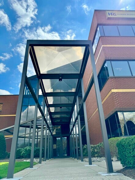 More Photos Of 2127 Espey Ct, Crofton Medical For Lease