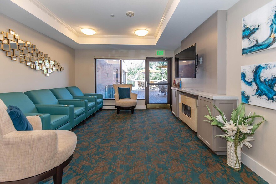 More Photos Of 1027 Washington Ave, Golden Apartments For Lease