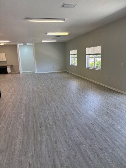 More Photos Of 1531 Rio De Janeiro Ave, Punta Gorda Storefront Retail Office For Lease