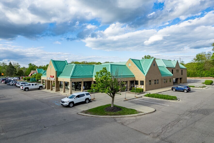 More Photos Of 7210 N Main St, Village of Clarkston Medical For Lease