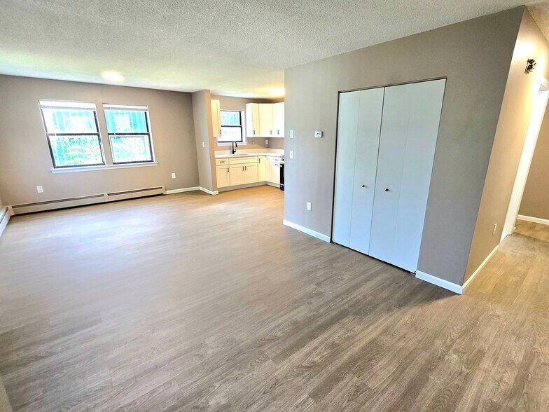 More Photos Of 270-276 Bellevue St, Hartford Apartments For Sale