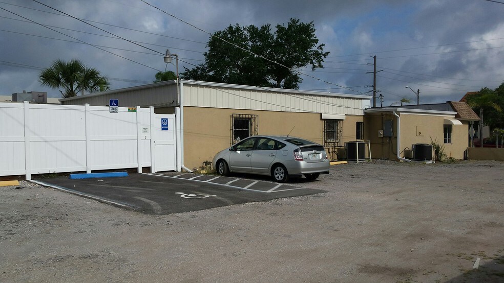 More Photos Of 712-728 E Venice Ave, Venice Medical For Sale