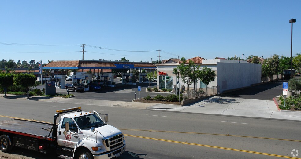 More Photos Of 1211 E Vista Way, Vista Service Station For Lease