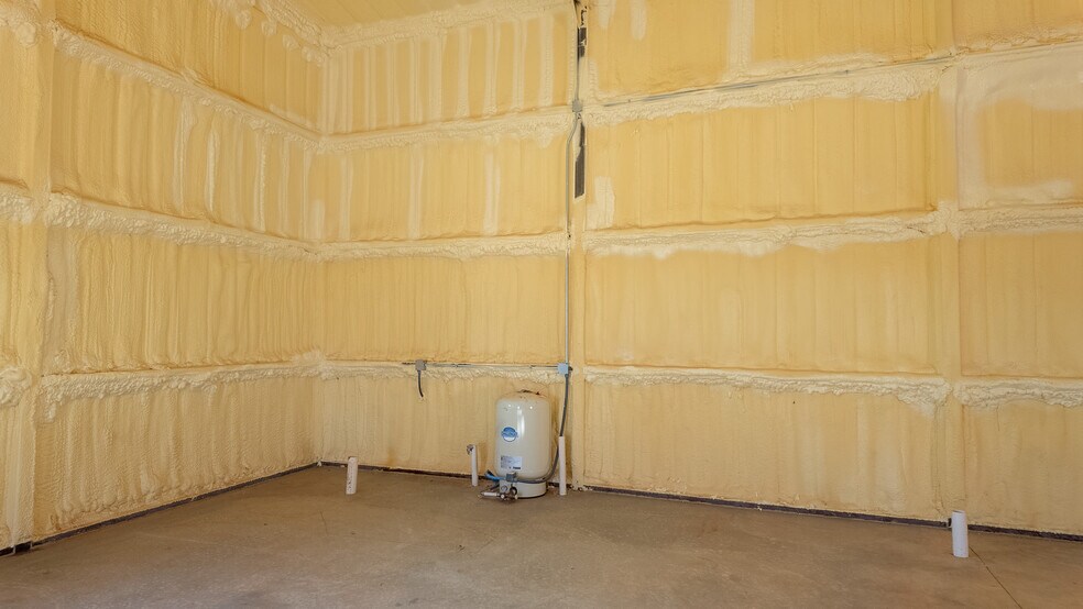 More Photos Of 11734 Blacksand Dr, Edmond Warehouse For Sale