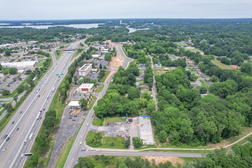 More Photos Of 19400 Statesville Rd, Cornelius General Retail For Lease