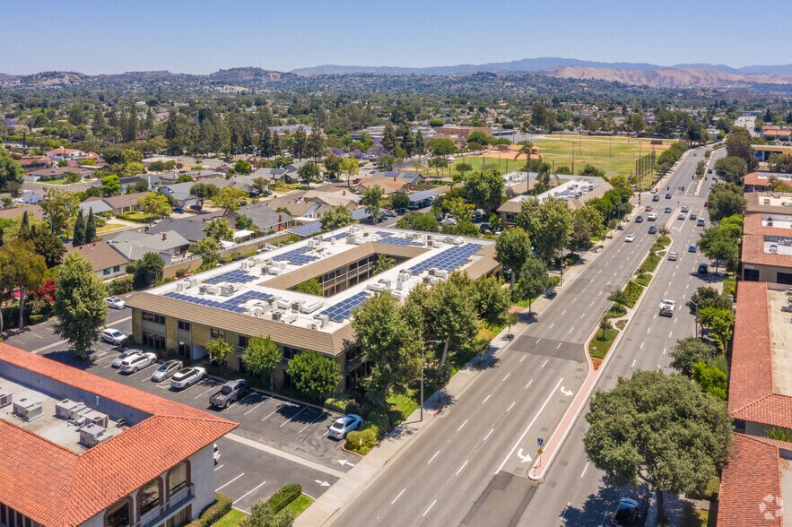 More Photos Of 17671 Irvine Blvd, Tustin Office For Lease