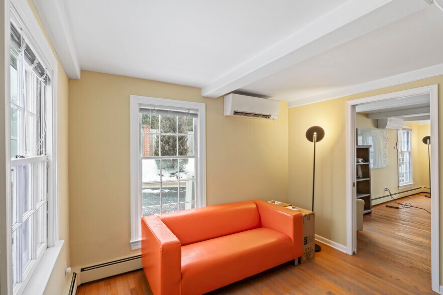 More Photos Of 4235 Chain Bridge Rd, Fairfax Office For Sale