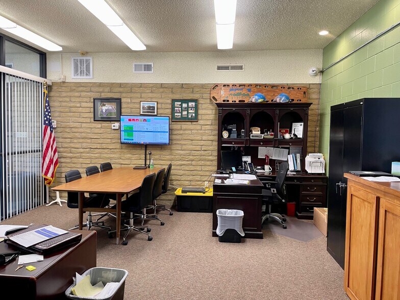 More Photos Of 990 Tulare St, Newman Office For Lease