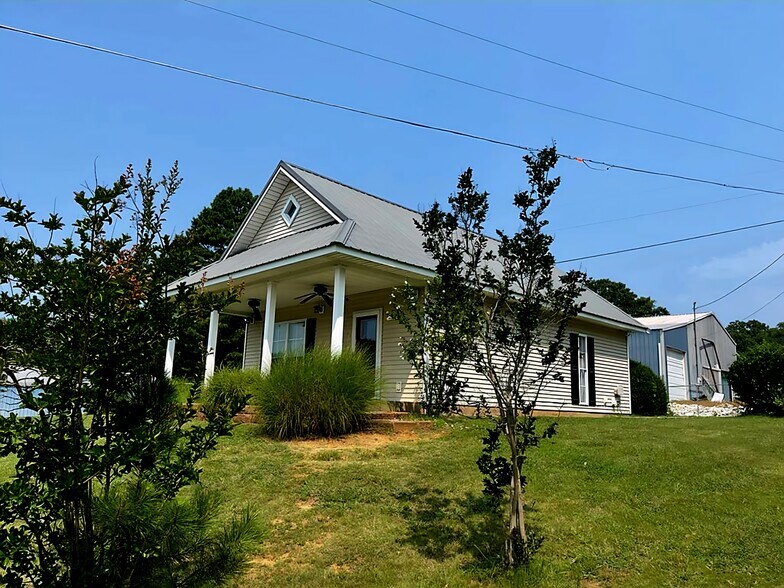 More Photos Of 15555 Highway 79 N, Buchanan Service Station For Sale