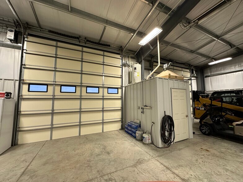 More Photos Of 5218 7th st, Great Bend Warehouse For Sale