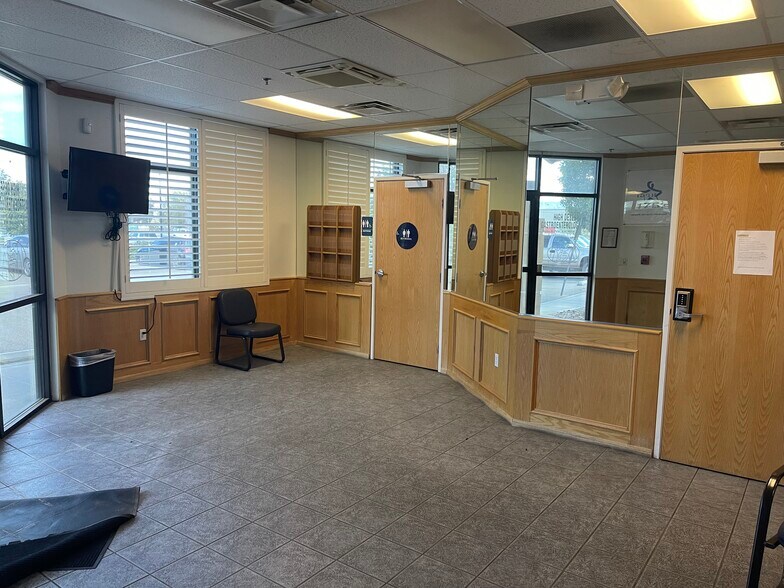 More Photos Of 1753 W Avenue J, Lancaster Medical For Lease