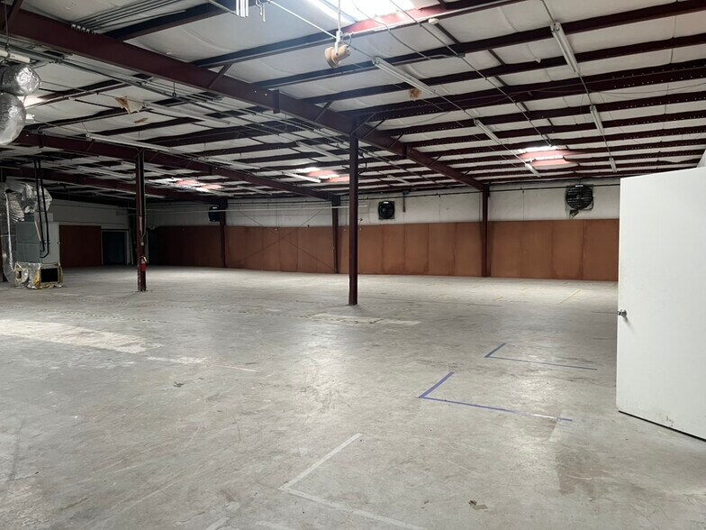 More Photos Of 6340 Bonny Oaks Dr, Chattanooga Warehouse For Lease