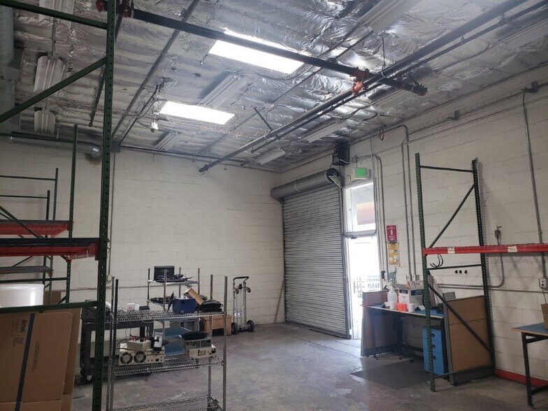 More Photos Of 1020 Chestnut St, Burbank Light Distribution For Lease