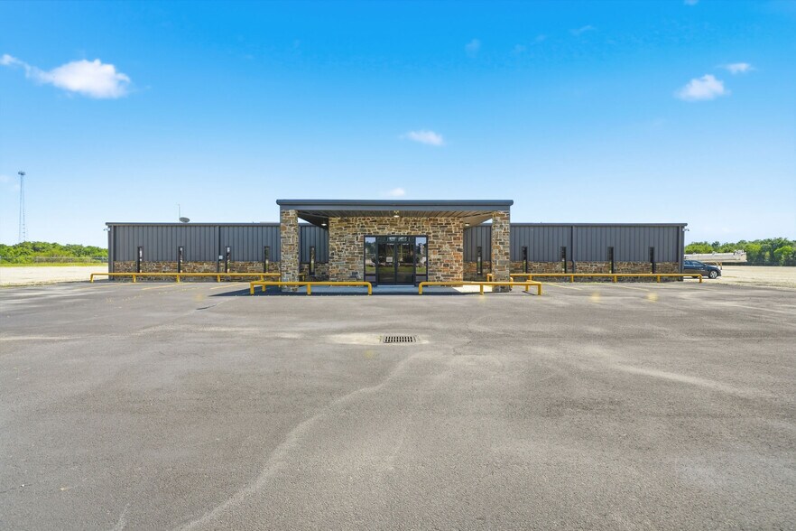 Primary Photo Of 4122 Hwy 90 Alt, Altair Light Distribution For Lease