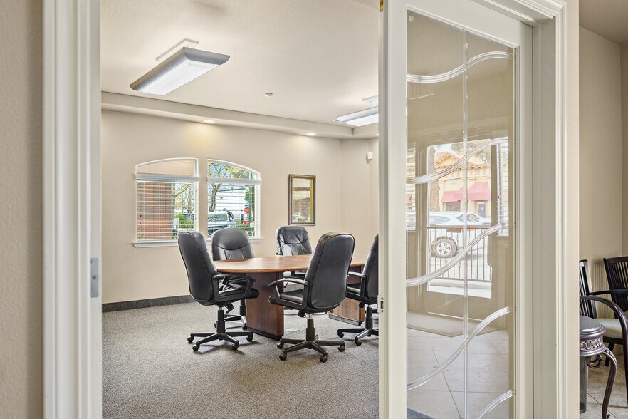 More Photos Of 131 E Kern Ave, Tulare Medical For Lease