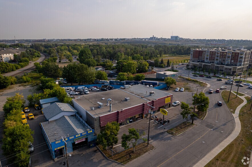 More Photos Of 1814 17th Ave SE, Calgary Manufacturing For Sale
